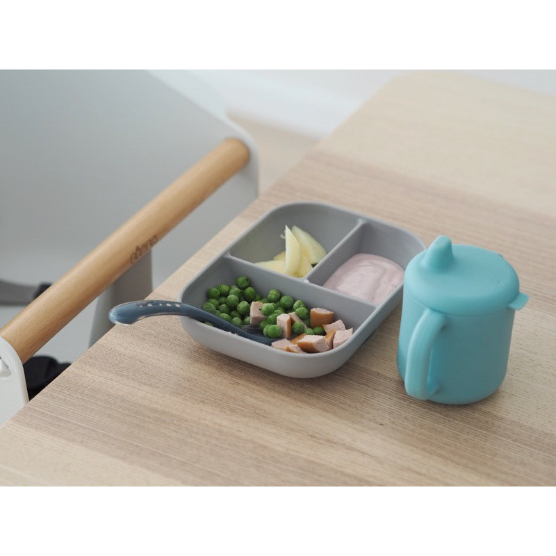 Tasse d'apprentissage en silicone BEABA Blue