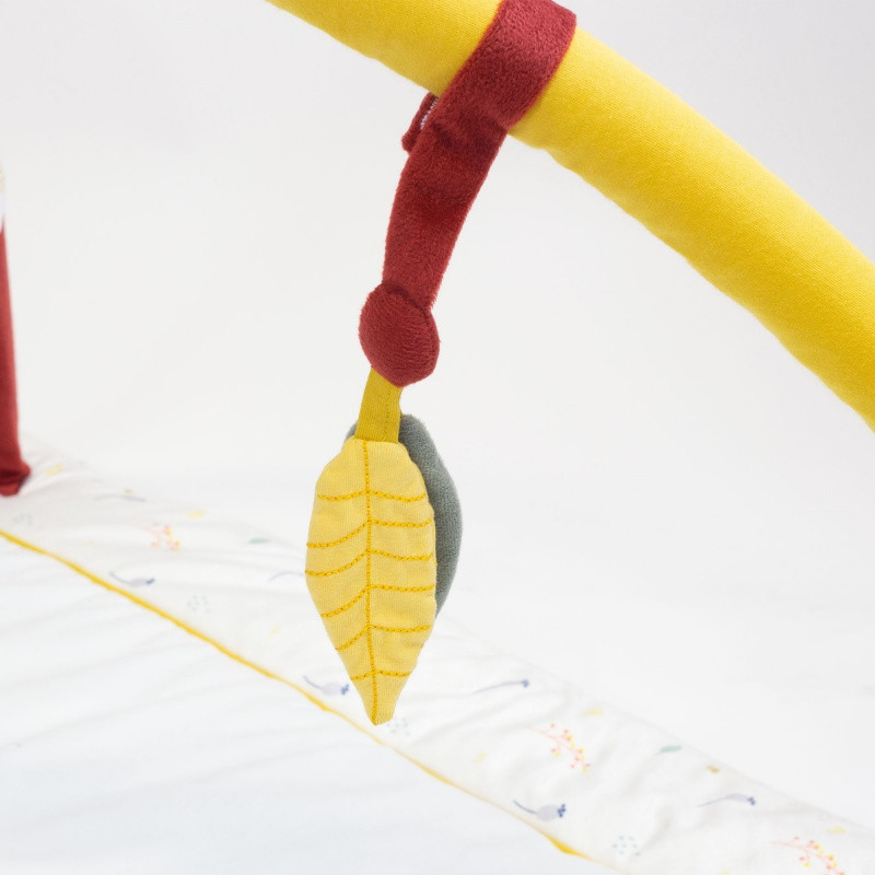 Tapis d’éveil avec arche TROIS KILOS SEPT Cache-cache en forêt