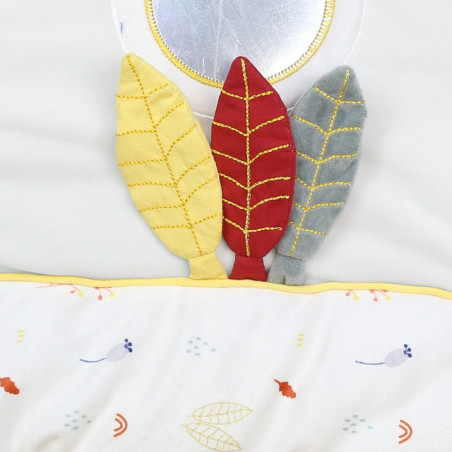 Tapis d’éveil avec arche TROIS KILOS SEPT Cache-cache en forêt