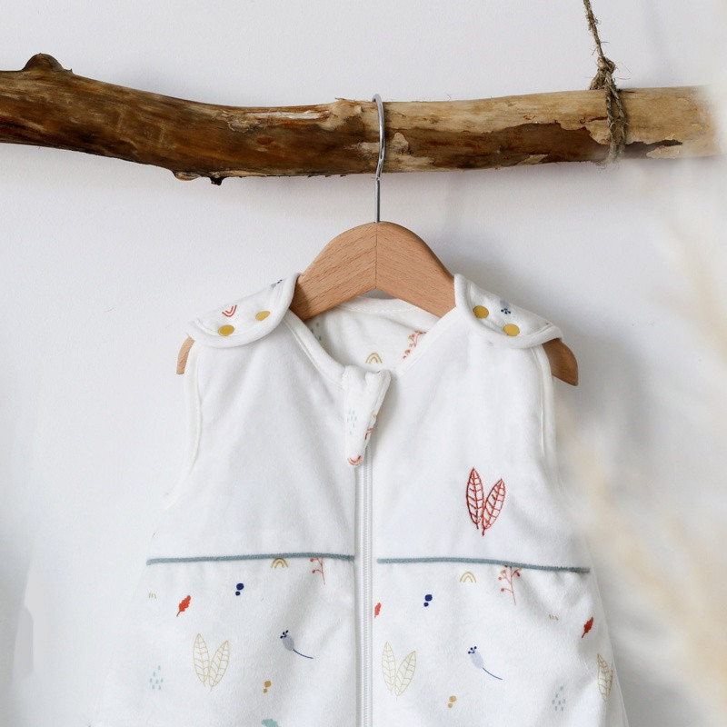 Gigoteuse 1e âge TROIS KILOS SEPT Cache-cache en forêt